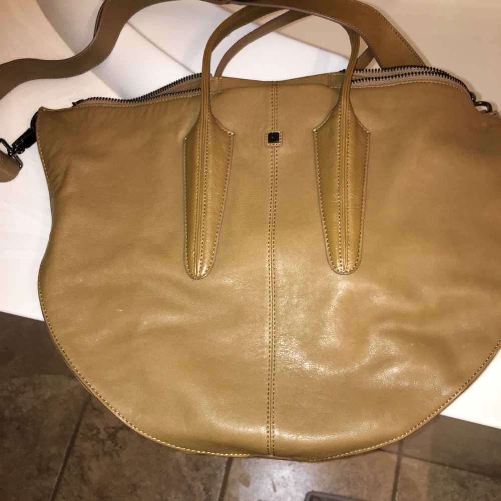 New Condition Pour La Victoire Large Satchel